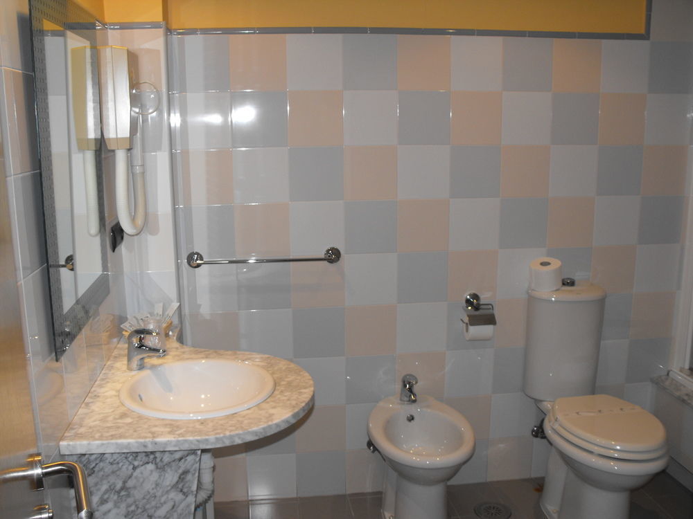 Hotel Restaurante Pontinas Lalín المظهر الخارجي الصورة